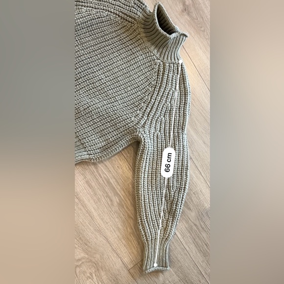 H&M Olive Green Chunky Knit Turtleneck Sweater - Picture 5 of 6
